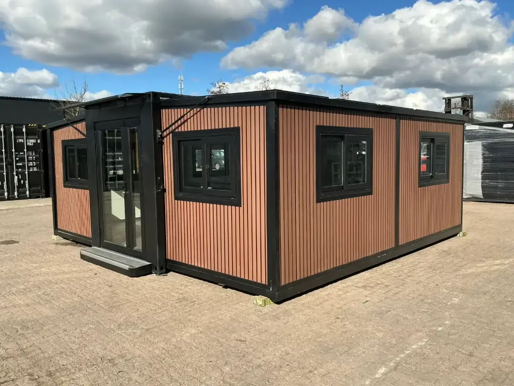 Tiny House / Mobilheim mit Holzoptik, Baujahr 2025